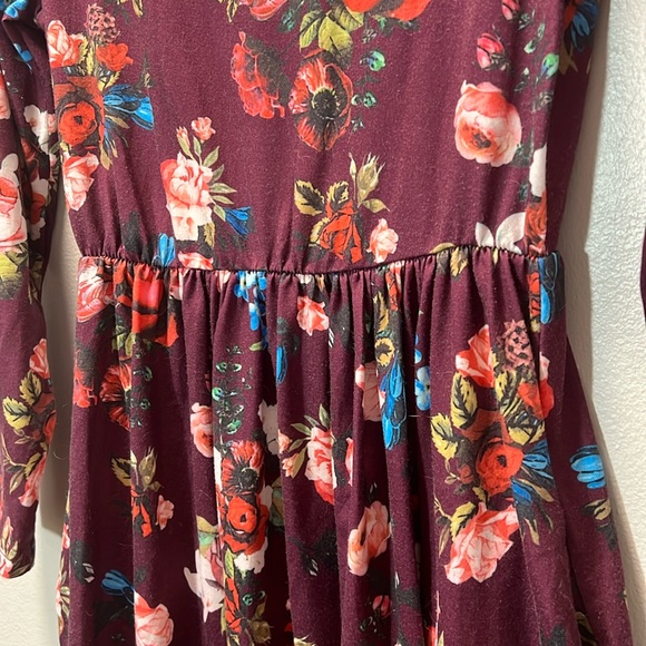 Comfy Fit Floral Long Sleeve Dress - Picture 9 of 16